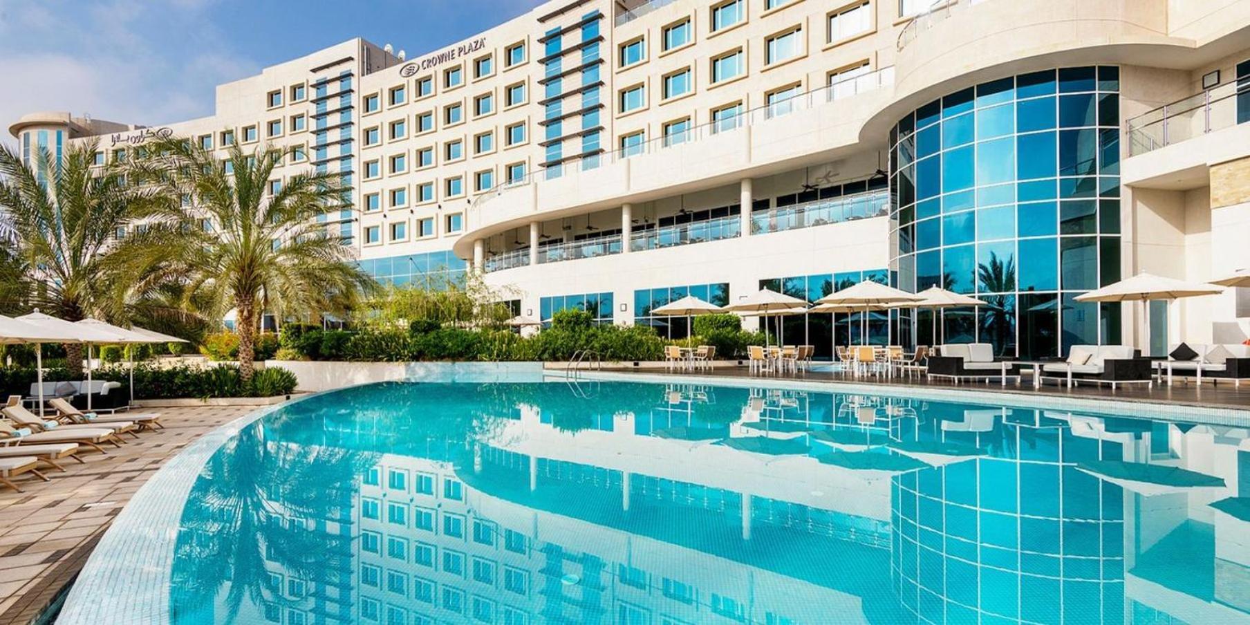 Hotel Crowne Plaza Muscat Ocec By Ihg Exterior foto